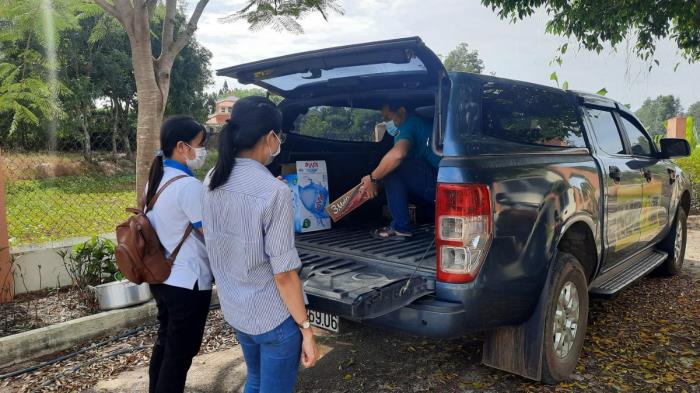 Trao quà cho người dân khó khăn tại Suối Cát, Đồng Nai (ngày 10/01/2022)